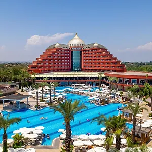 Complex Delphin Palace