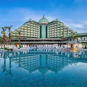 Complex Delphin Palace
